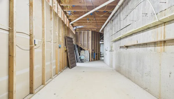 $699,000 | 346 Deer Run Road, Eddyville, KY 42038