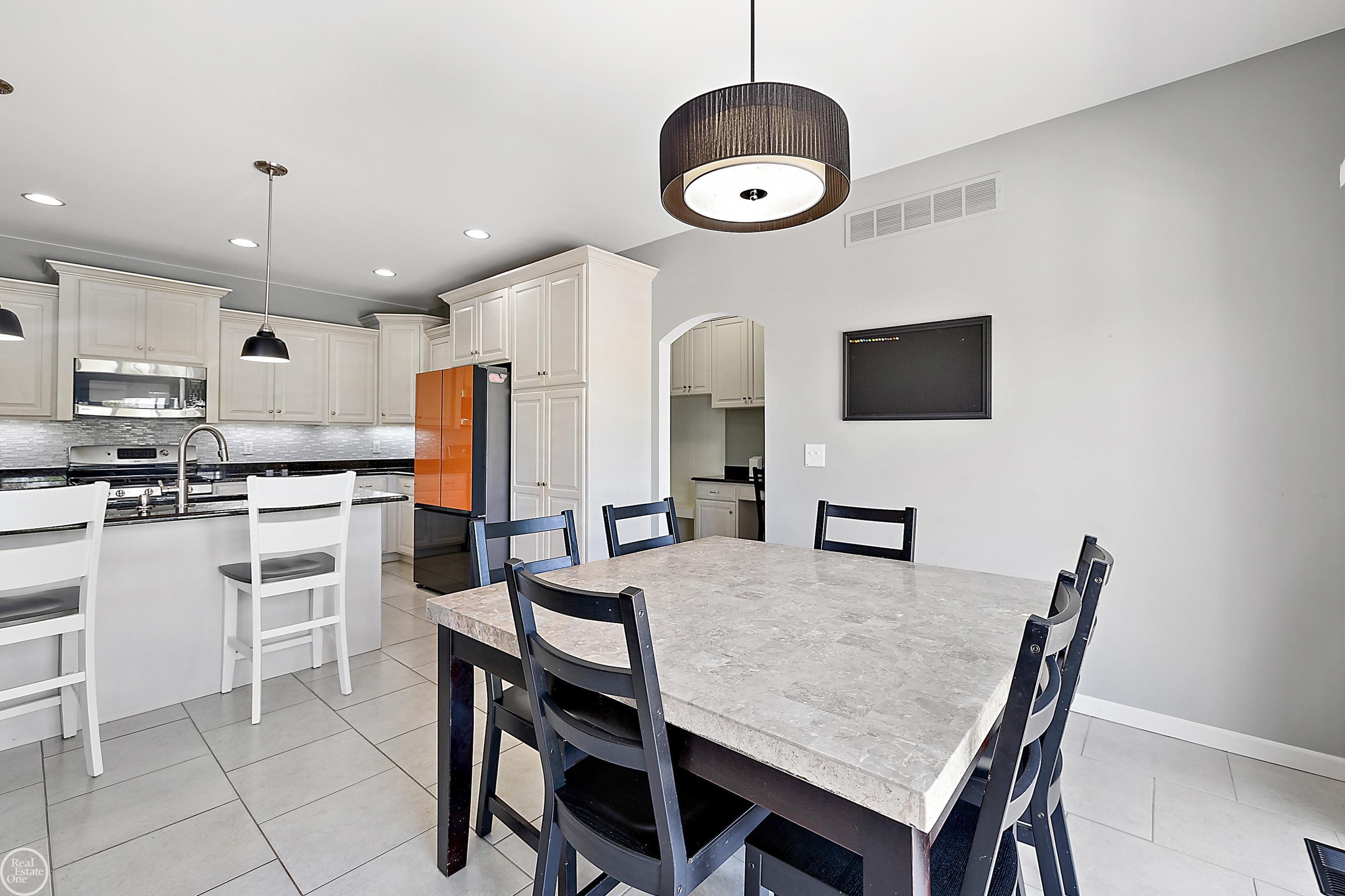16389 Moore Park Road Macomb, MI 48044 - Photo 19 of 57 50110602-18.JPG