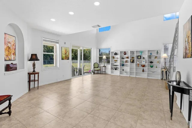 a view of livingroom with furniture and windows