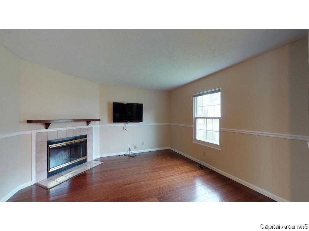 1533 Brenda Court Springfield, IL 62702 - Photo 2 of 33