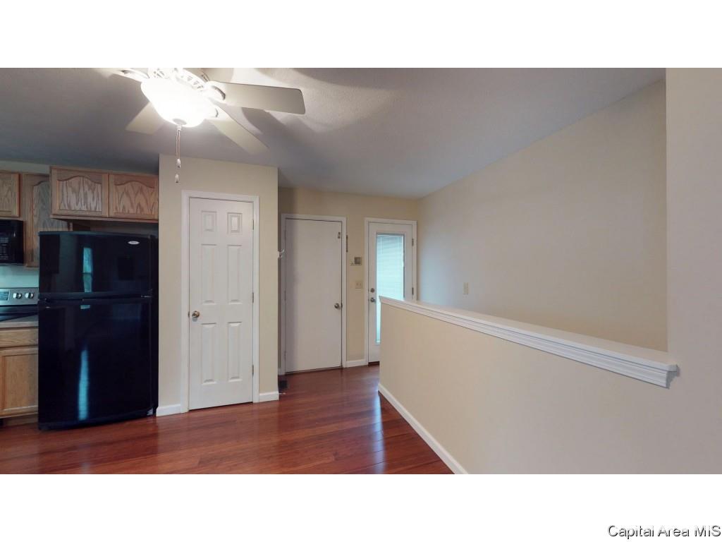 1533 Brenda Court Springfield, IL 62702 - Photo 9 of 33