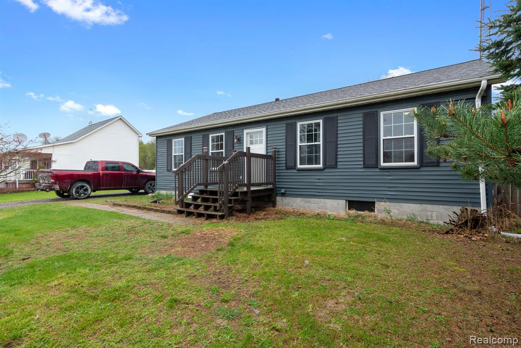 5606 Klam Road Columbiaville, MI 48421 - Photo 3 of 30