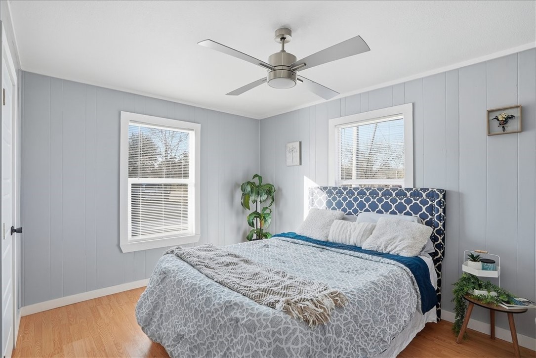 300 Nayer Street Alice, TX 78332 - Photo 17 of 22 a bedroom with a large bed and a window