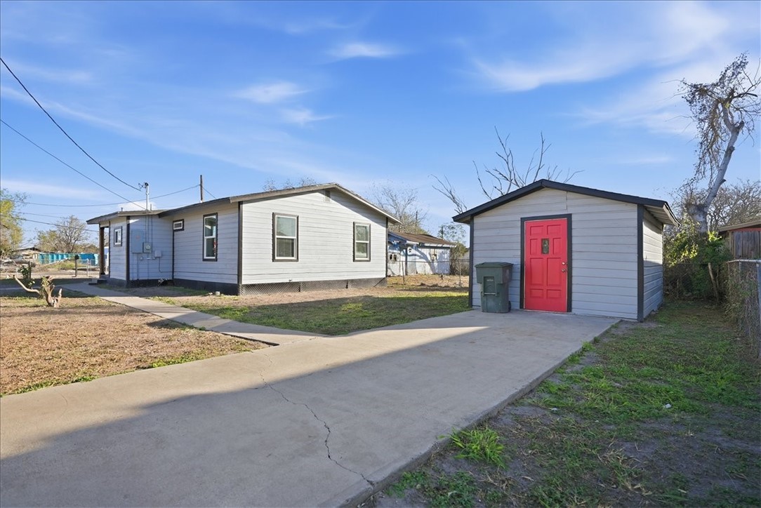 300 Nayer Street Alice, TX 78332 - Photo 21 of 22 a view of backyard of house