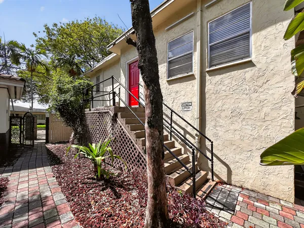 $1,750 | 1857 Buchanan Street, Unit 7, Hollywood, FL 33020