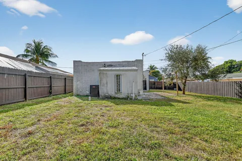 $425,000 | 1011 West Lakewood Road, West Palm Beach, FL 33405