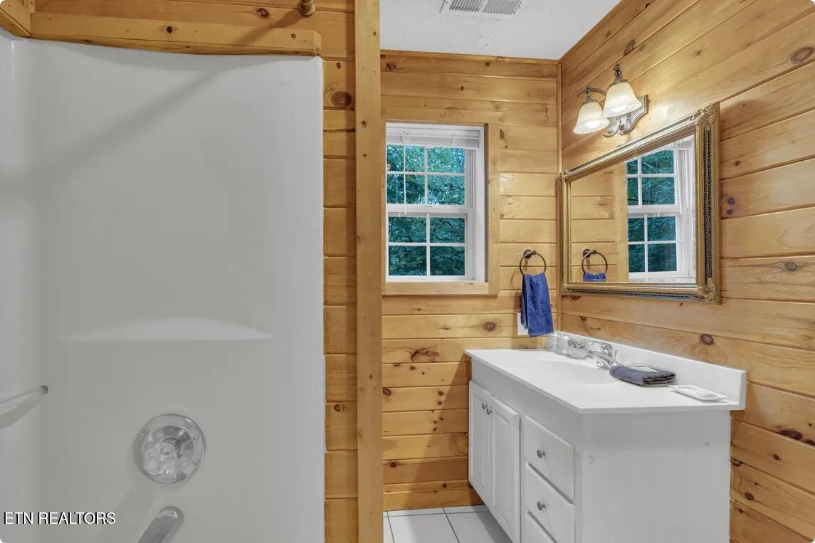 1815 Maranohe Way Sevierville, TN 37862 - Photo 14 of 26 Screenshot 2025-11-21 at 11-49-32 Red Oa