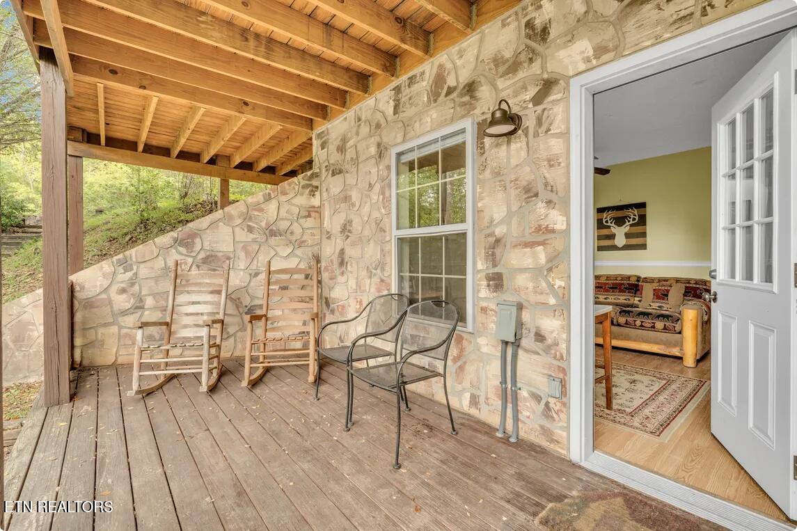 1815 Maranohe Way Sevierville, TN 37862 - Photo 19 of 26 Screenshot 2025-11-21 at 11-49-53 Red Oa
