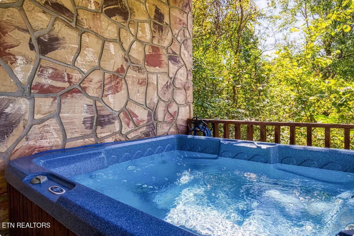 1815 Maranohe Way Sevierville, TN 37862 - Photo 23 of 26 Screenshot 2025-11-21 at 11-48-11 Red Oa