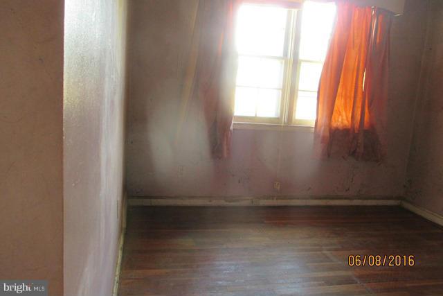 1006 St Dunstans Road Baltimore, MD 21212 - Photo 8 of 9 a view of room with window