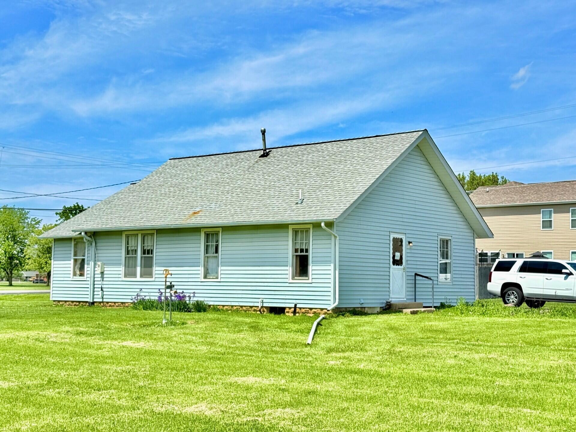 15825 State Rte 207 Mount Sterling, OH 43143 - Photo 44 of 47 Side view of house