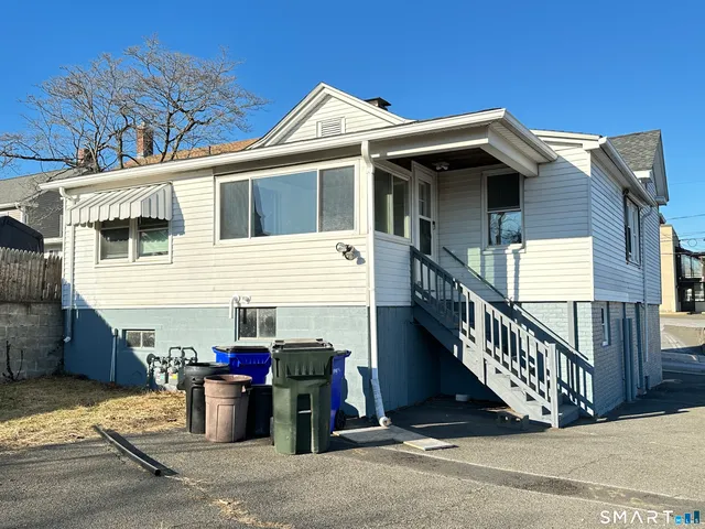 $1,650 | 40 Oak Street, Unit 2, Windsor Locks, CT 06096