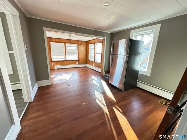 $1,650 | 40 Oak Street, Unit 2, Windsor Locks, CT 06096