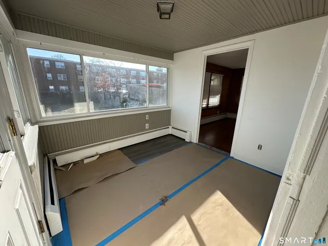 $1,650 | 40 Oak Street, Unit 2, Windsor Locks, CT 06096