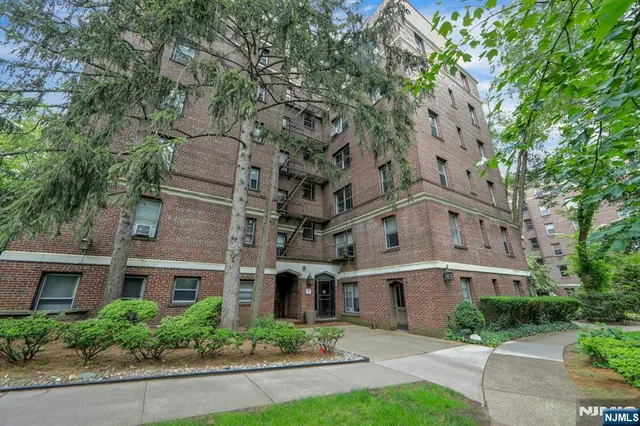 front view of house with a yard