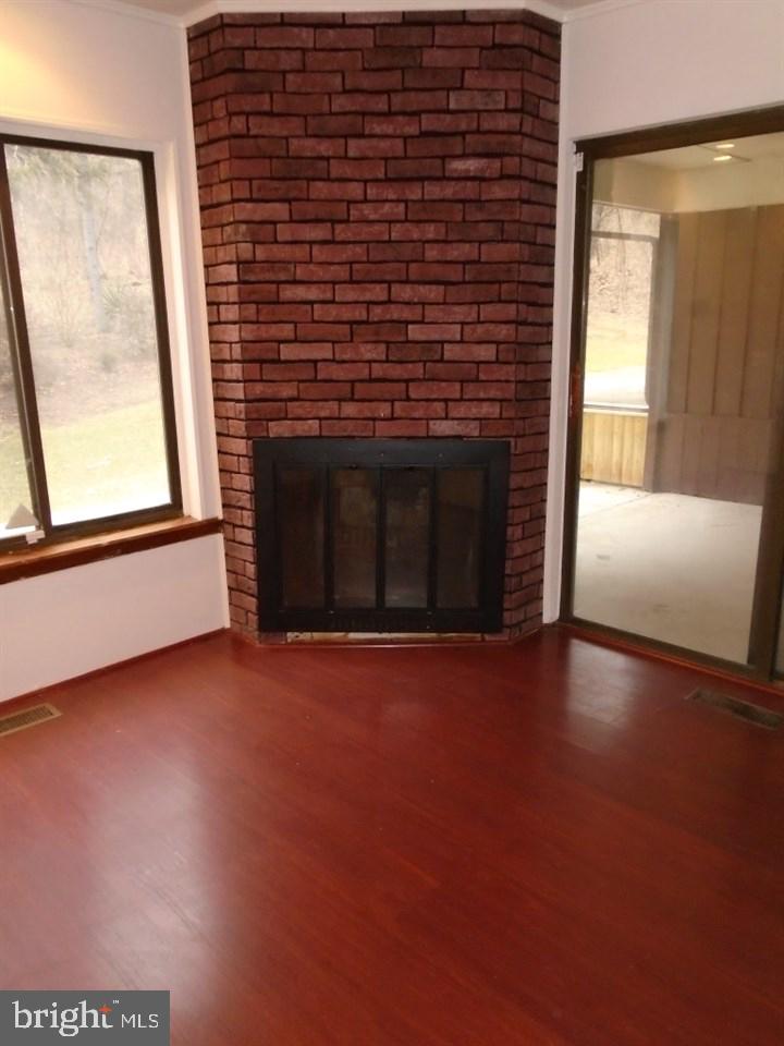 2402 Ionoff Road Harrisburg, PA 17110 - Photo 8 of 21 Gallery Image 8