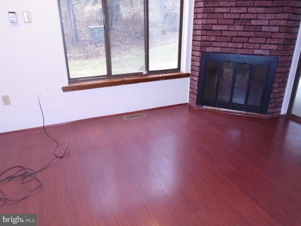 2402 Ionoff Road Harrisburg, PA 17110 - Photo 10 of 21 Gallery Image 10