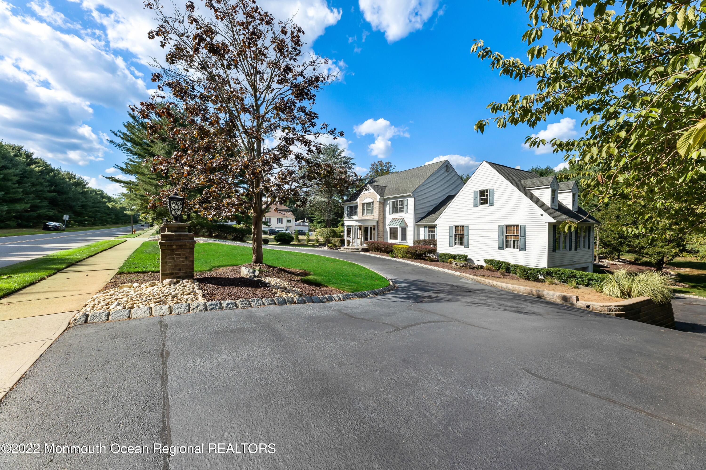 460 Randolph Road Freehold, NJ 07728 - Photo 3 of 36 460 Randolph Driveway