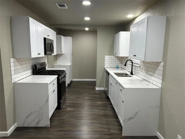 $2,400 | 220 North Bernice Drive, Garland, TX 75042