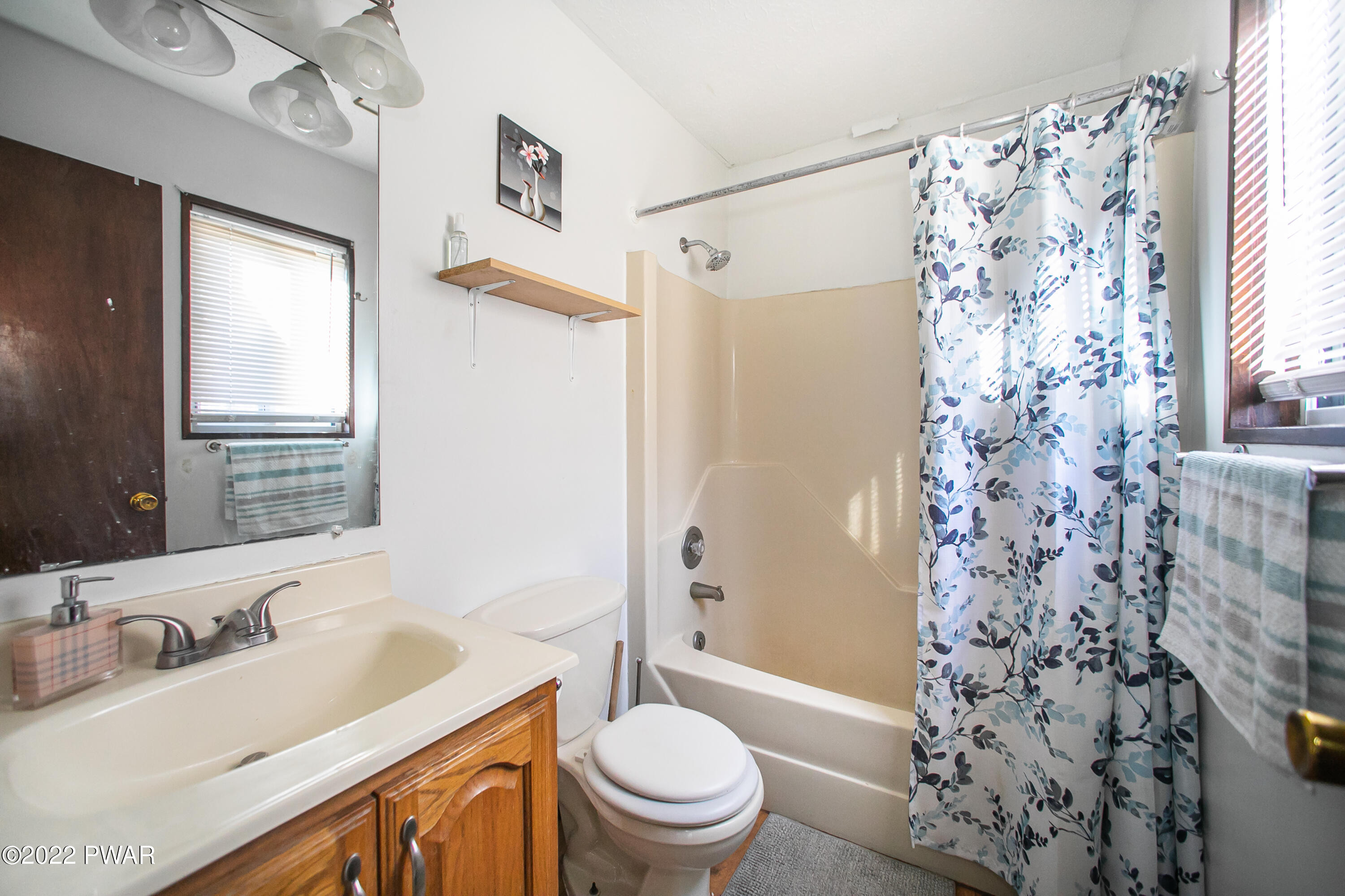 392 Gold Finch Road Bushkill, PA 18324 - Photo 18 of 25 18