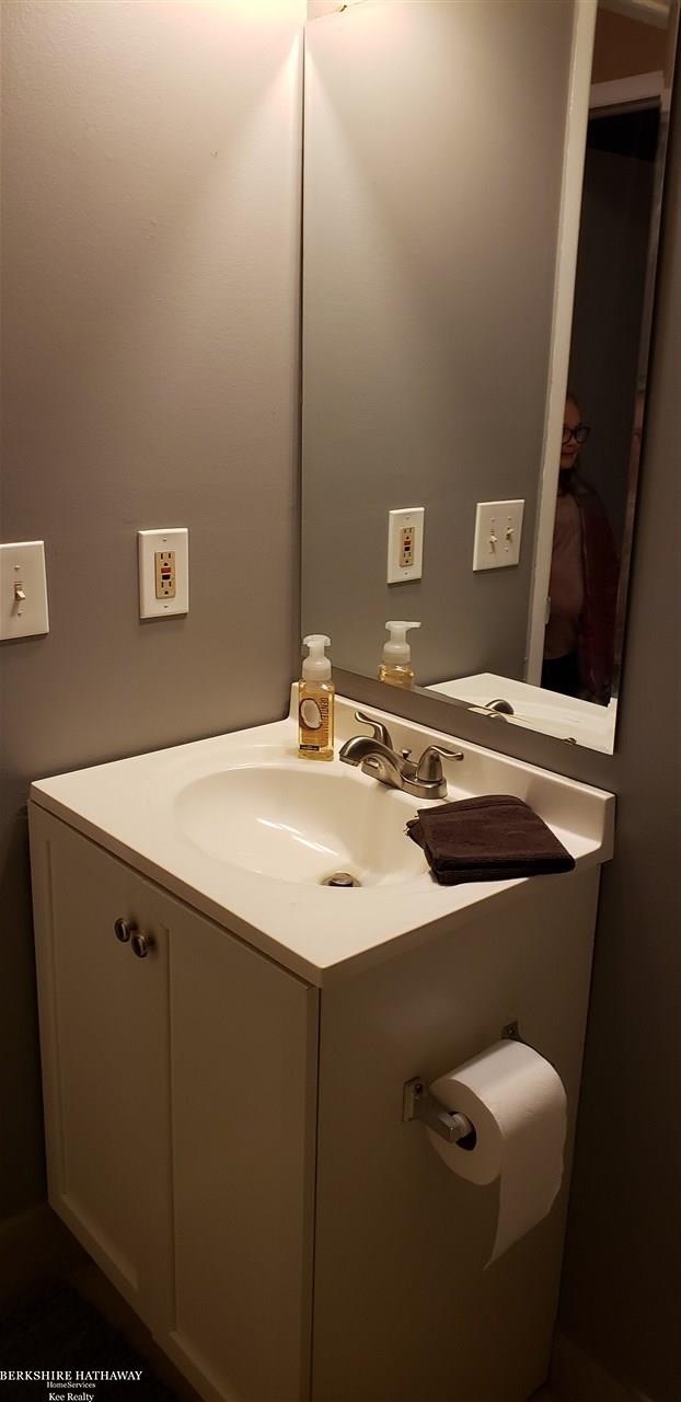 1681 Clemens Circle Rochester Hills, MI 48307 - Photo 13 of 27
