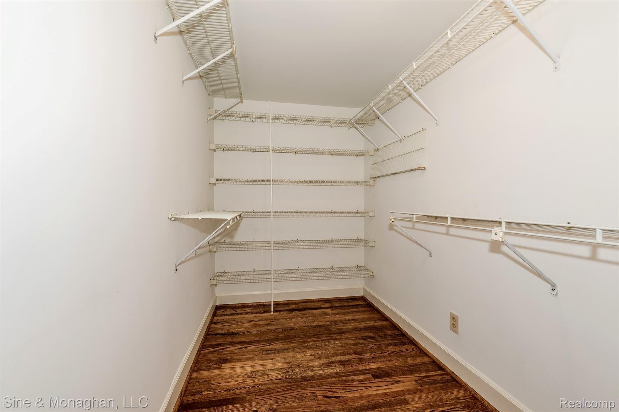342 Touraine Road Grosse Pointe, MI 48236 - Photo 25 of 49 DSC_5039.jpg