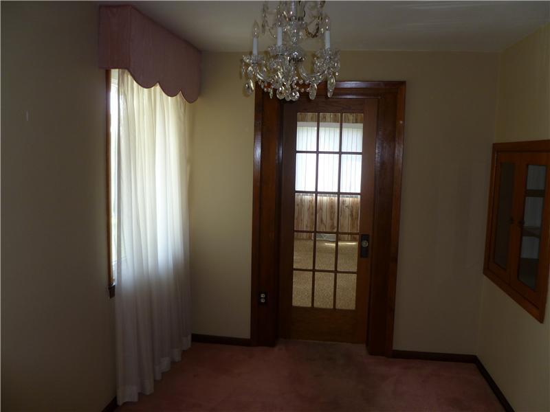 1115 Old Princeton Road New Castle, PA 16101 - Photo 8 of 14 Living Room.