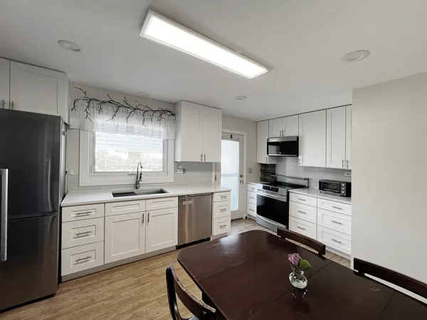 $550,000 | 233 Crescent Drive, Glenview, IL 60025