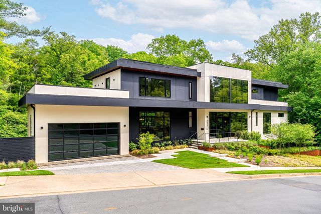 $3,950,000 | 3632 36th Road North, Arlington, VA 22207