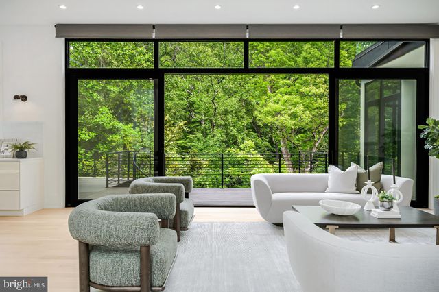 $3,950,000 | 3632 36th Road North, Arlington, VA 22207