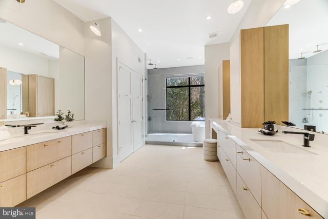 $3,950,000 | 3632 36th Road North, Arlington, VA 22207