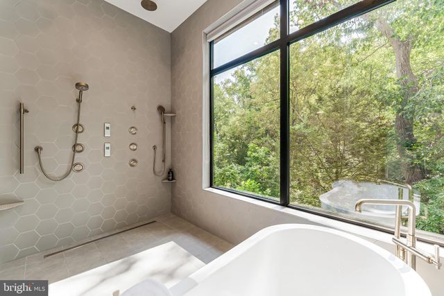 $3,950,000 | 3632 36th Road North, Arlington, VA 22207