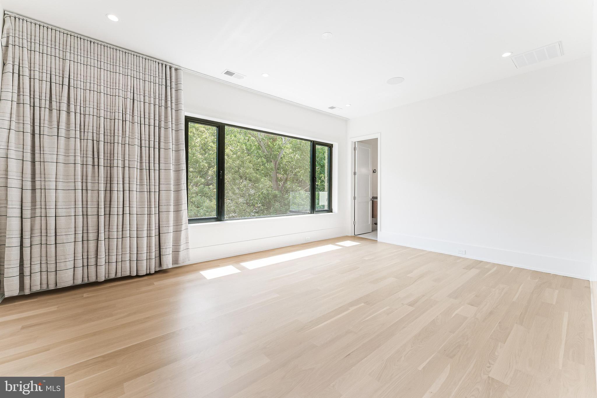 3632 36th Road North Arlington, VA 22207 - Photo 49 of 108 Upper level bedroom #2 with custom drapes