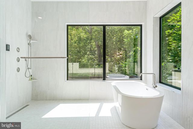 $3,950,000 | 3632 36th Road North, Arlington, VA 22207