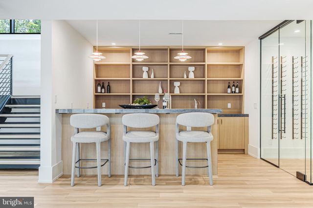 $3,950,000 | 3632 36th Road North, Arlington, VA 22207