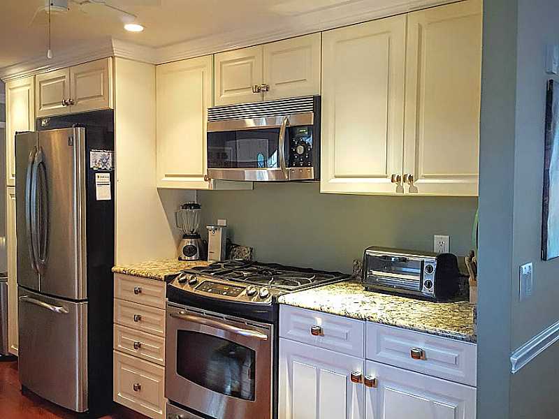 108 Deerfield Road Cranston, RI 02920 - Photo 5 of 22 Kitchen.