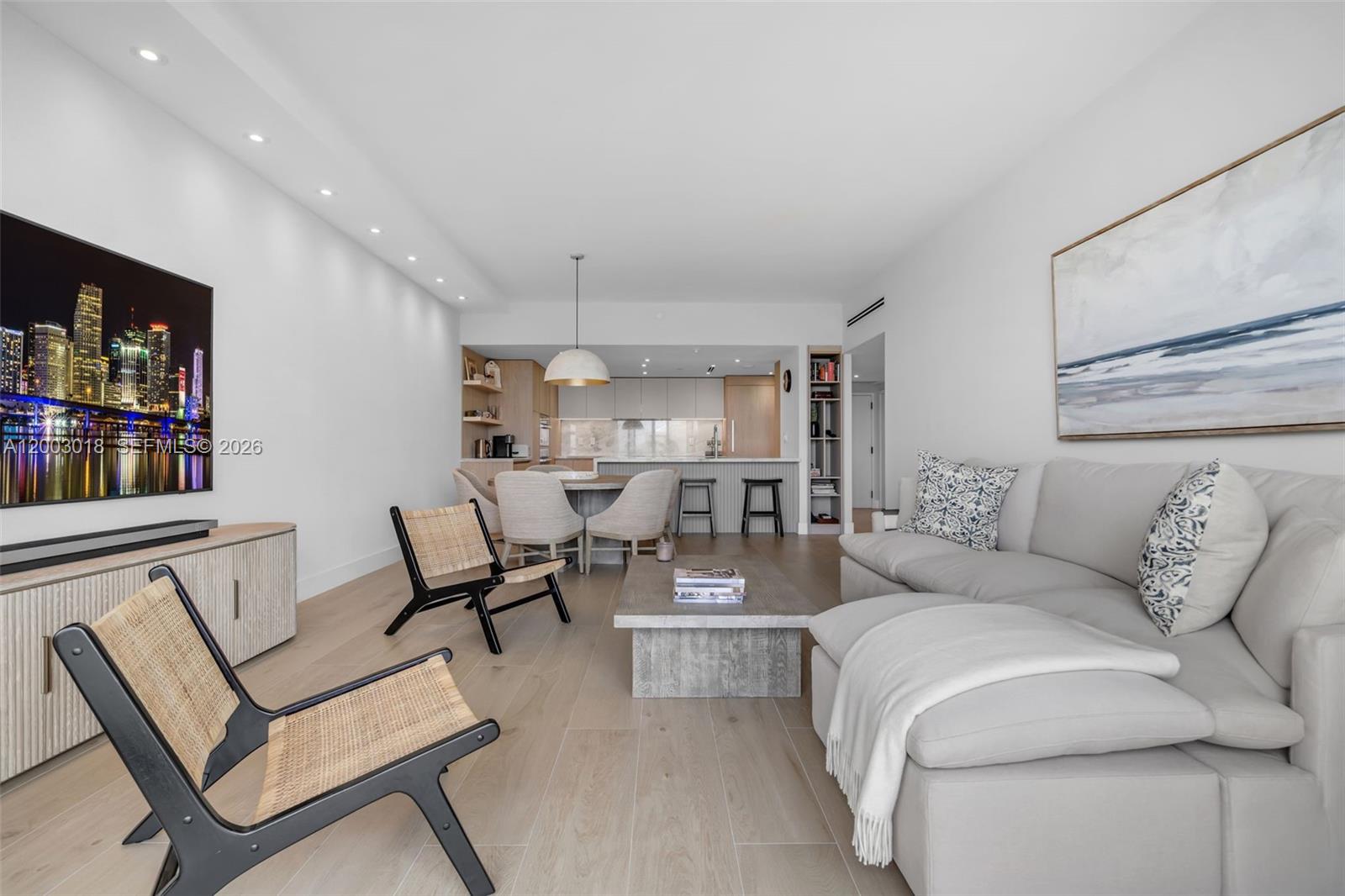151 Crandon Boulevard, Unit 1002 Key Biscayne, FL 33149 - Photo 3 of 23