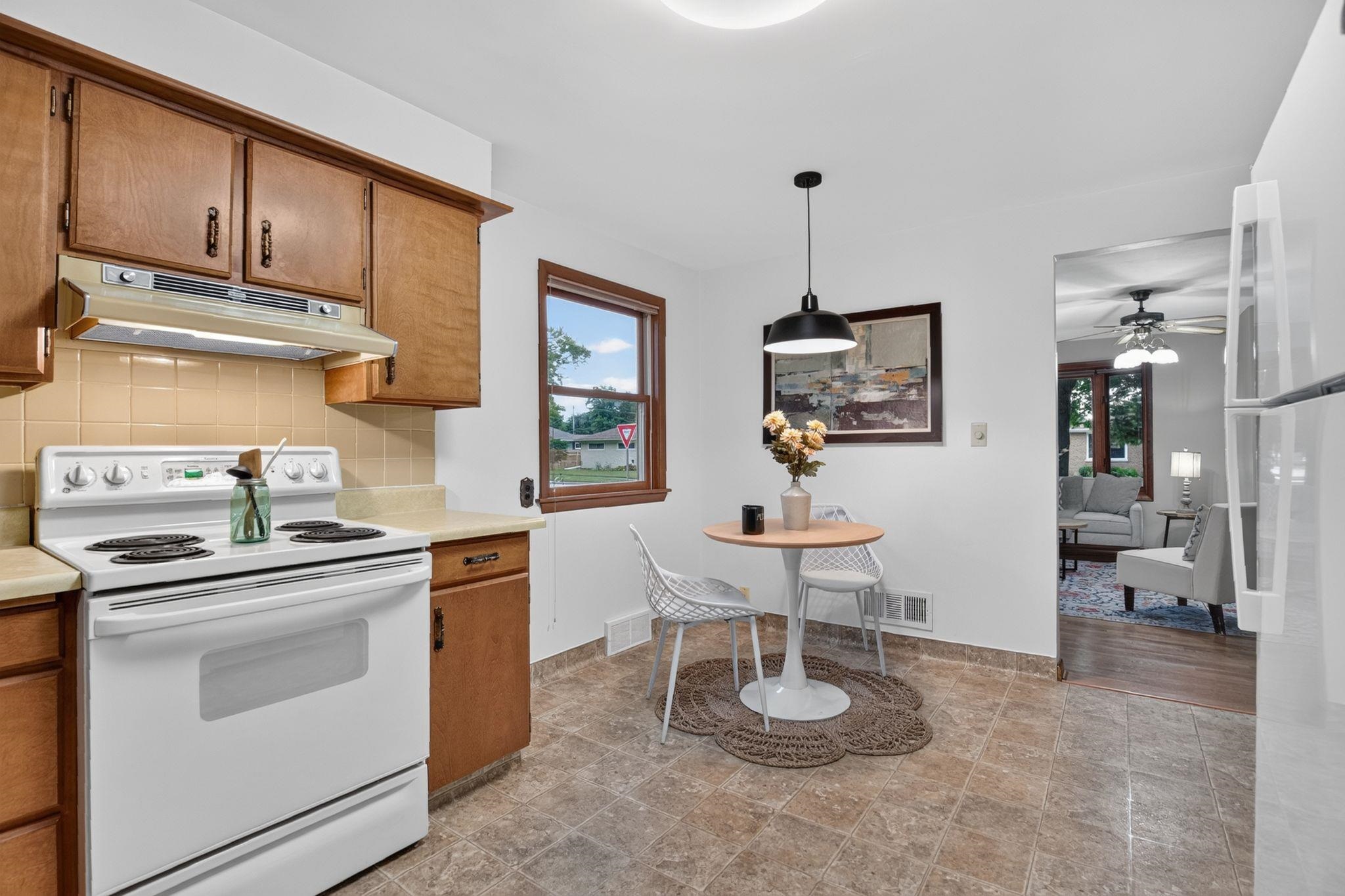 926 East Byrd Street Appleton, WI 54911 - Photo 9 of 34