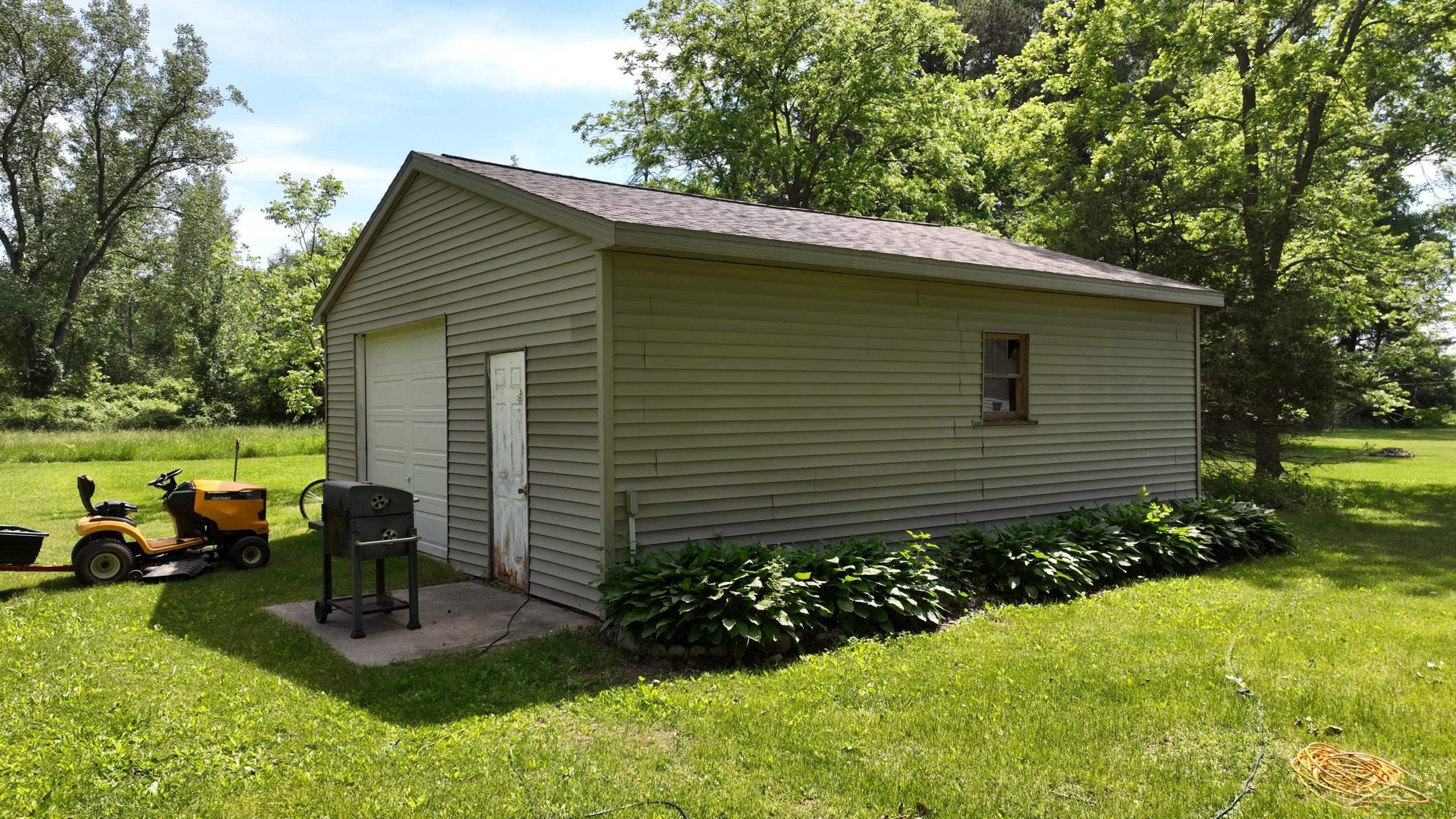 22359 Gratiot Road Merrill, MI 48637 - Photo 9 of 34