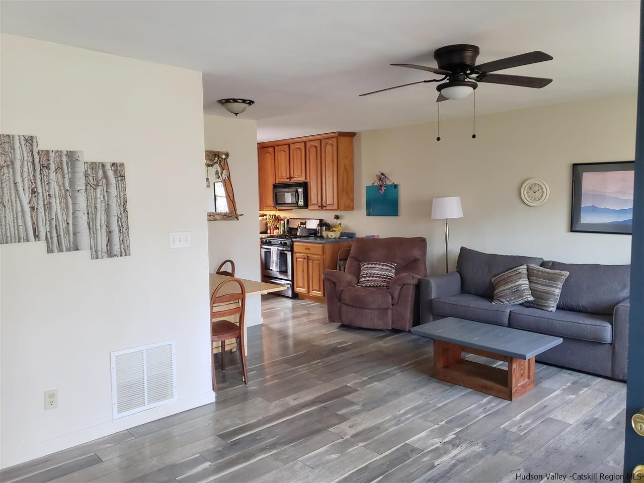 536 Joel M Austin Road Cairo, NY 12413 - Photo 6 of 21 a living room with furniture