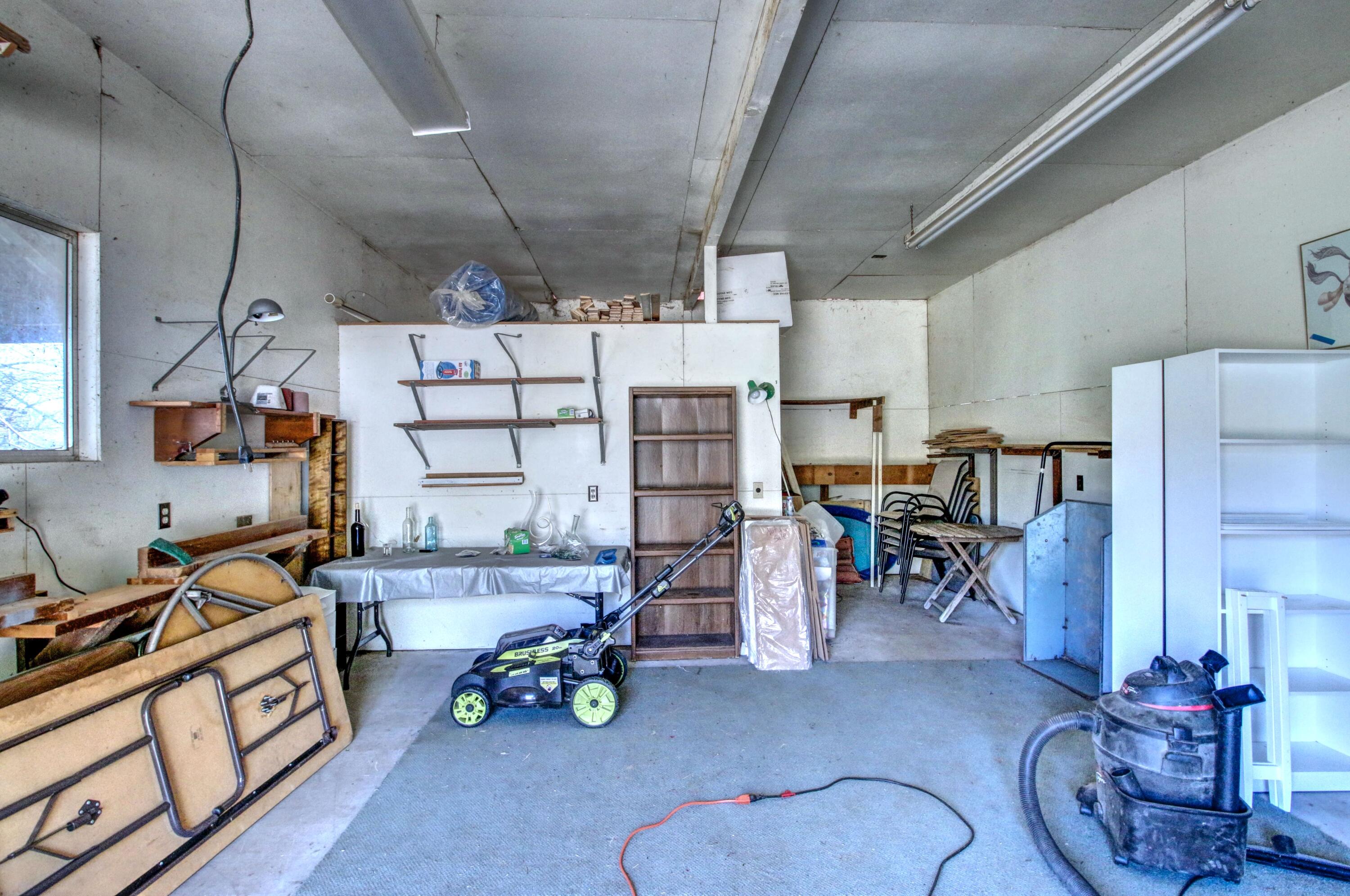 3055 Burrell Road Medford, OR 97501 - Photo 30 of 45 07 Shop