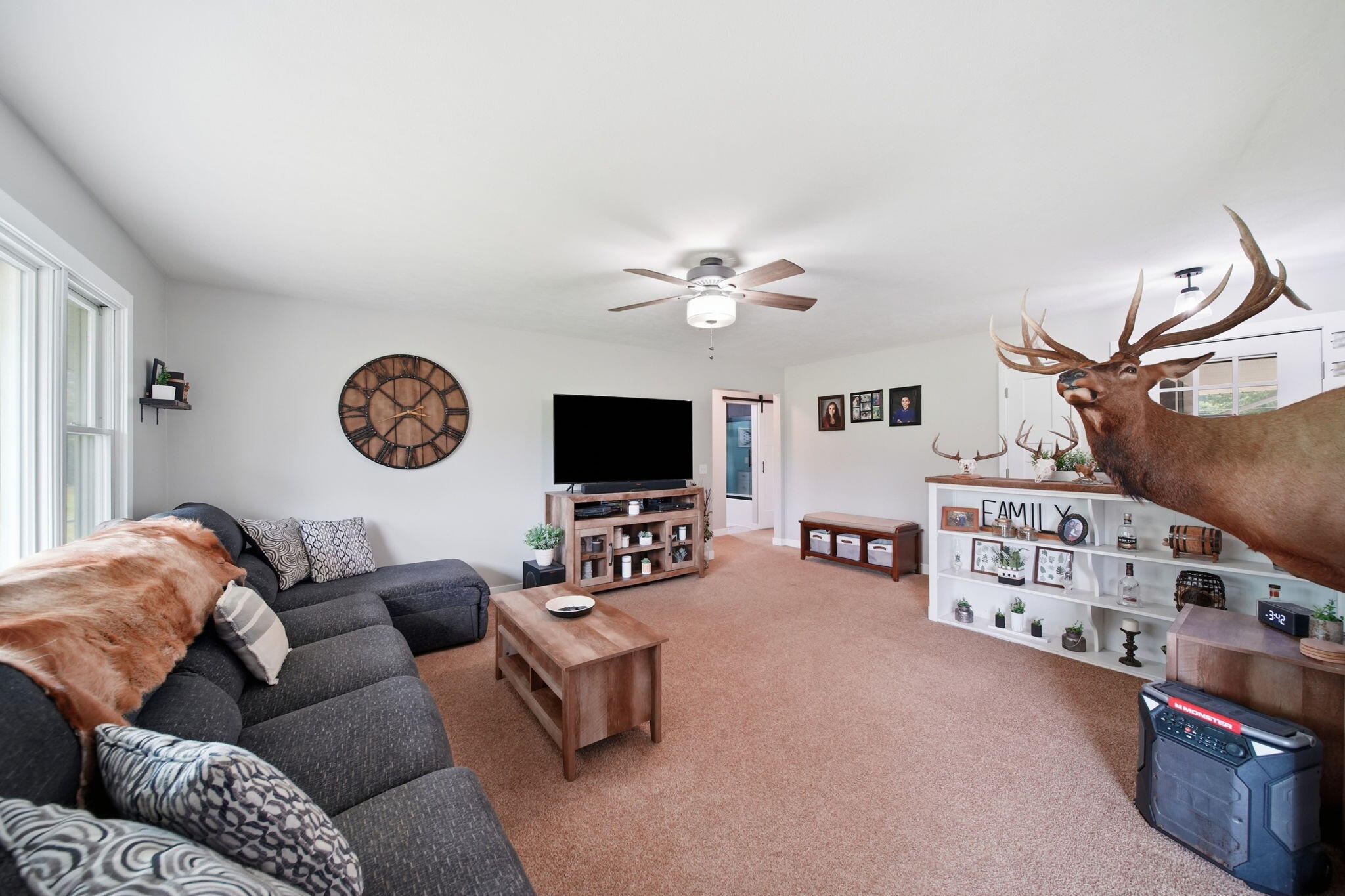755 South Smith Road Eaton Rapids, MI 48827 - Photo 10 of 79 Living Room