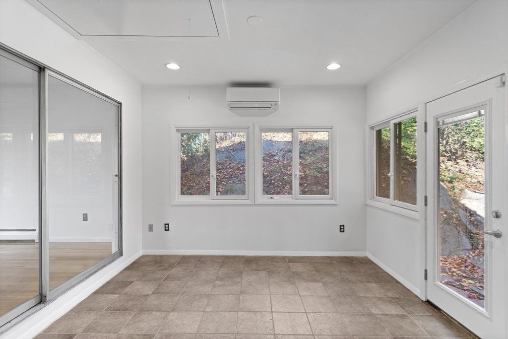 76 Hill Street Lexington, MA 02421 - Photo 17 of 28 Gallery Image 17