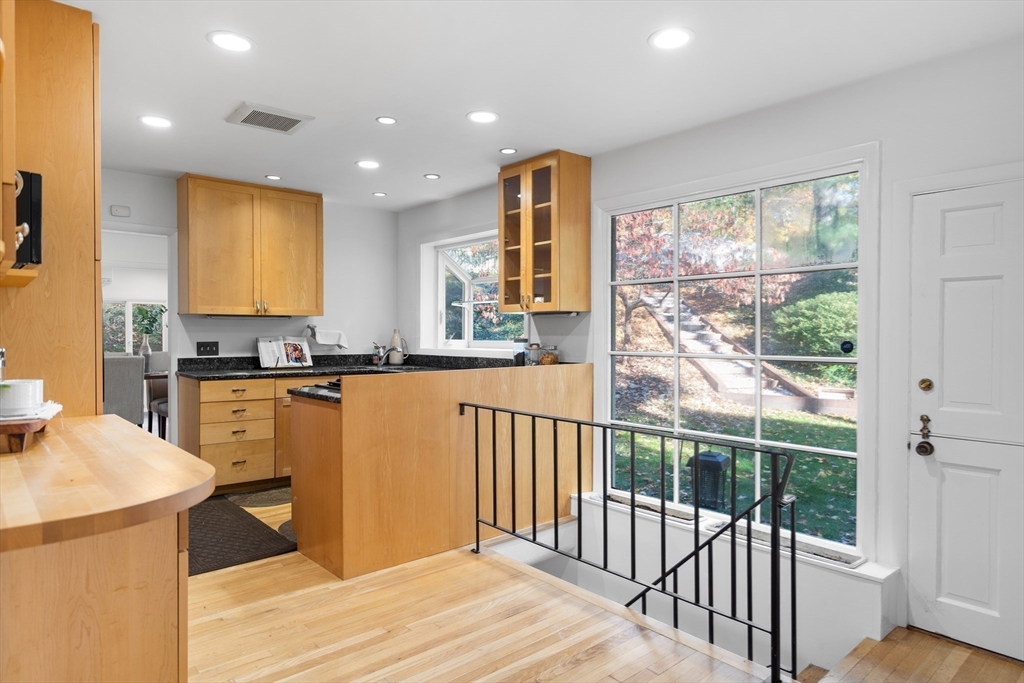 76 Hill Street Lexington, MA 02421 - Photo 20 of 28 Gallery Image 20