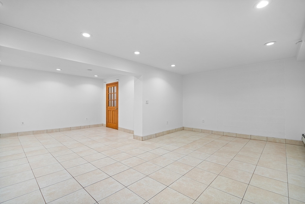76 Hill Street Lexington, MA 02421 - Photo 23 of 28 Gallery Image 23