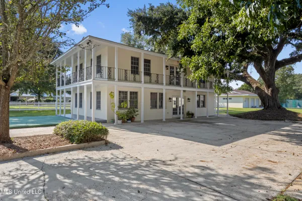 $4,200,000 | 923 East Scenic Drive, Pass Christian, MS 39571