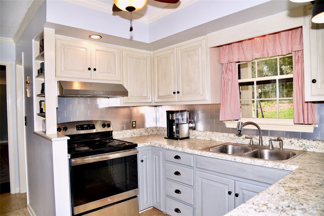 104 Greenbriar Road Anderson, SC 29621 - Photo 9 of 35