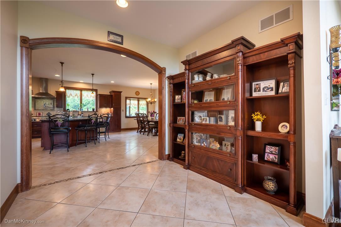 2087 Kally Ridge Road Hellertown, PA 18055 - Photo 6 of 50 Gallery Image 6