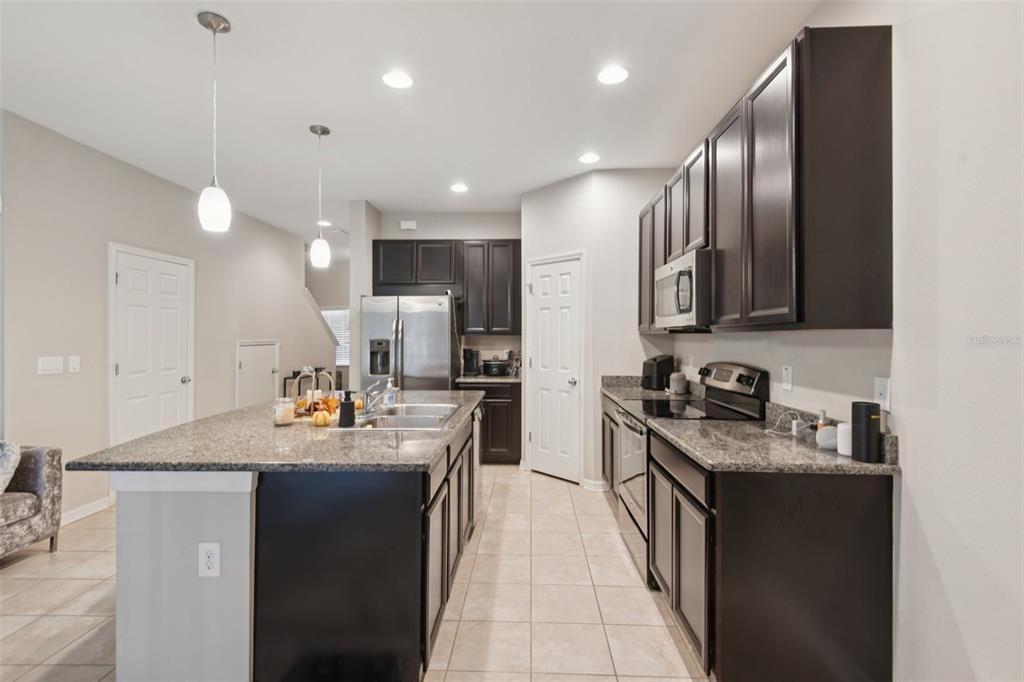 7046 Towne Lake Road Riverview, FL 33578 - Photo 9 of 47 Gallery Image 9