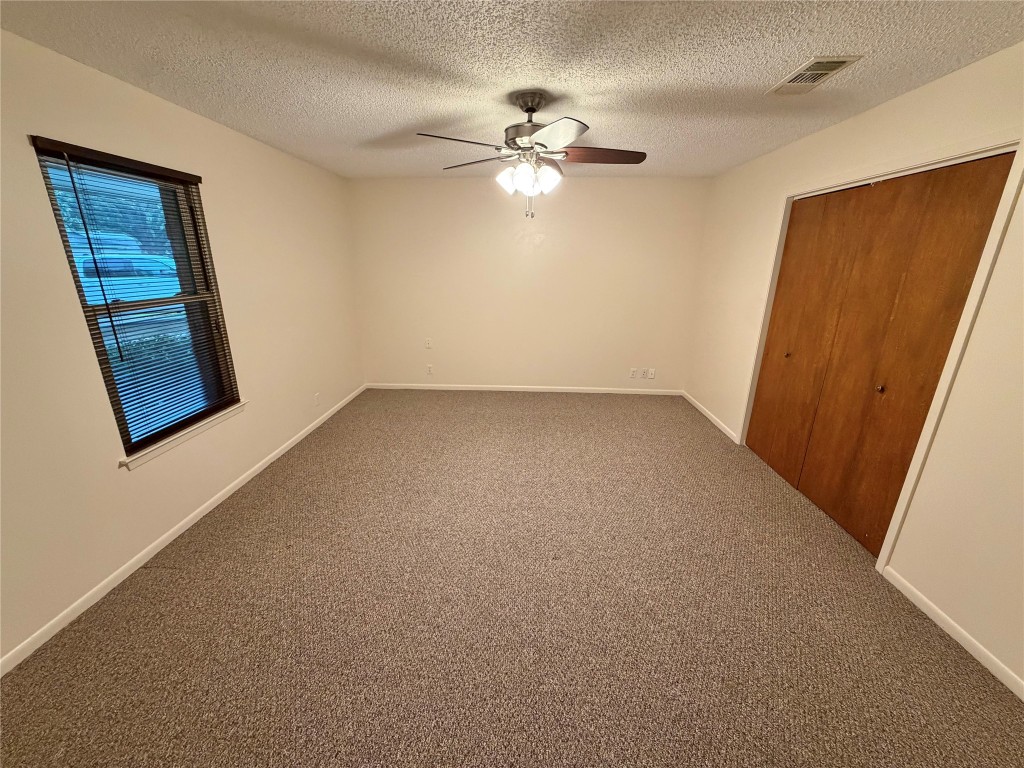 913 Cannan Drive Angleton, TX 77515 - Photo 17 of 39